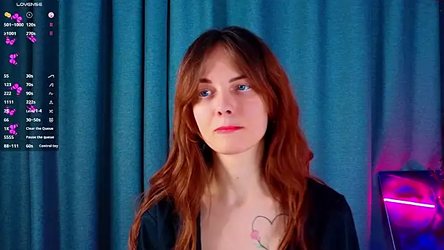 LisaDrake online show from October 19, 2025, 7:47 pm