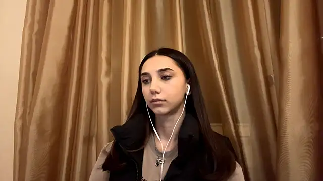 LinaMour online show from September 30, 2025, 10:15 pm