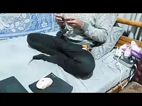 yazinyazin1 online show from March 14, 2026, 4:45 pm