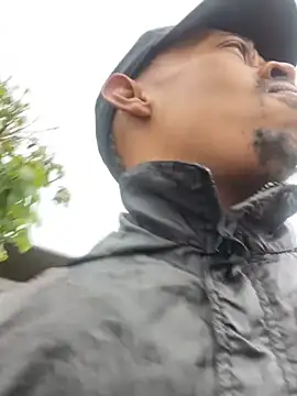 fitsexyman online show from December 22, 2025, 5:59 am