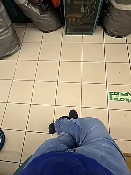 sisman31 online show from October 1, 2025, 10:38 pm