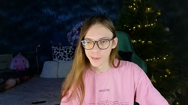 Snapshot of artass2 chatting on December 15, 2025, 2:38 am artass2 online show from December 15, 2025, 2:38 am