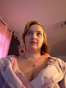 Kim Secret online show from October 21, 2025, 7:31 am