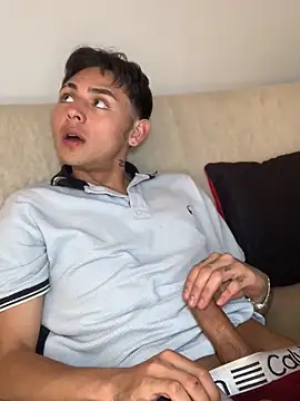 Vittorio 19 online show from September 11, 2025, 7:47 pm