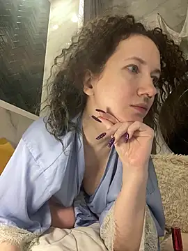 Snapshot of Kitty_Kisss chatting on February 3, 2026, 6:40 am Kitty Kisss online show from February 3, 2026, 6:40 am