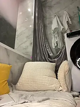 Snapshot of Kitty_Kisss chatting on February 18, 2026, 7:21 pm Kitty Kisss online show from February 18, 2026, 7:21 pm