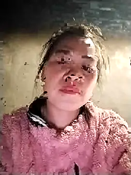 tuyetnhi-00 online show from March 13, 2026, 7:37 am