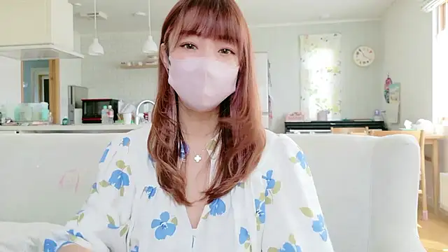 Snapshot of SUZU_1201 chatting on May 6, 2026, 2:19 am SUZU 1201 online show from May 6, 2026, 2:19 am
