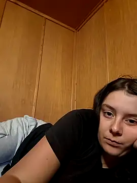 YoungLiisaxx online show from September 10, 2025, 5:51 am