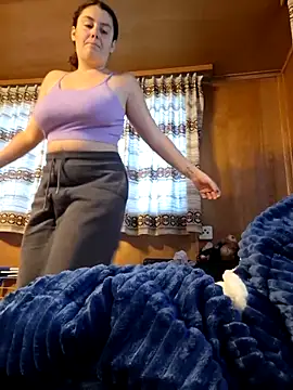 YoungLiisaxx online show from November 3, 2025, 3:46 pm