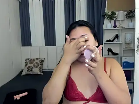 TsUncutKaren online show from February 11, 2026, 5:34 am