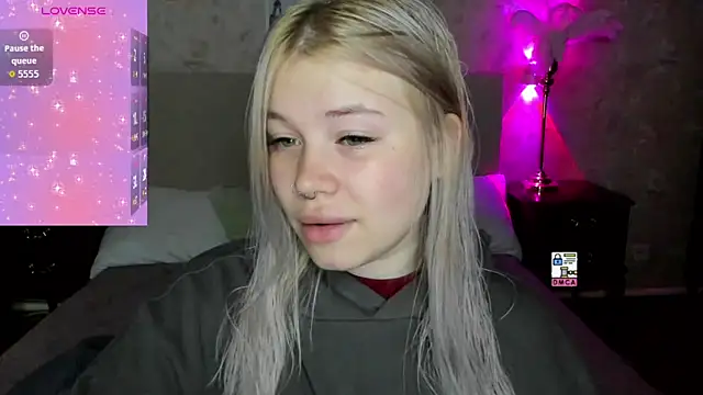 Diana Dream online show from November 30, 2025, 8:57 pm