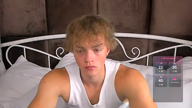 ChaseMuscular online show from October 19, 2025, 3:34 pm