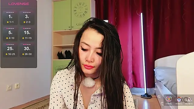 Milly  Foxy online show from April 4, 2026, 12:24 pm