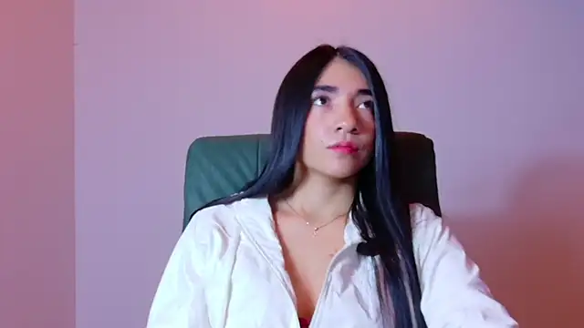 Aurora jones11 online show from November 17, 2025, 4:07 am