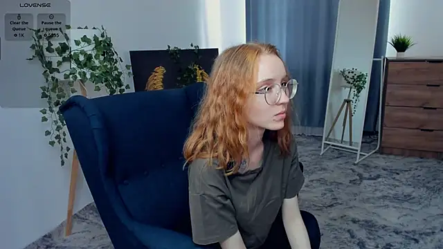 IiceVeinss online show from October 9, 2025, 7:17 am