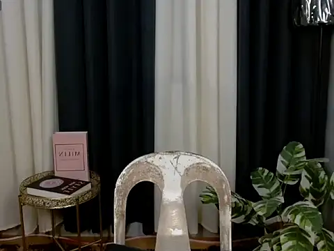 Kiethmadison Miller online show from September 14, 2025, 8:46 am