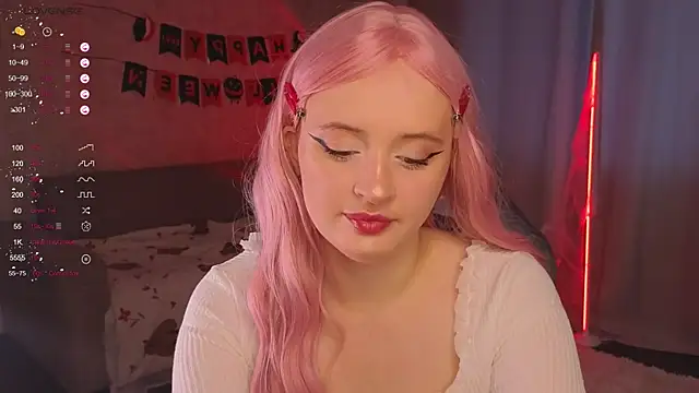 Snapshot of SabrinaCharm_ chatting on October 26, 2025, 4:07 am SabrinaCharm online show from October 26, 2025, 4:07 am