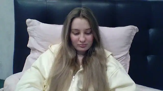 Karyllia online show from October 10, 2025, 9:36 pm