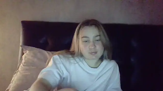 Karyllia online show from October 11, 2025, 11:47 pm