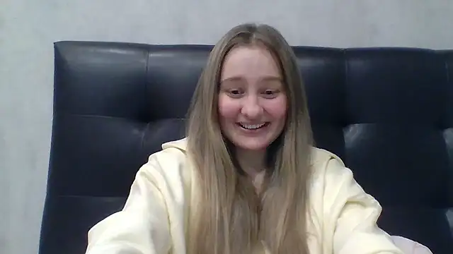 Karyllia online show from October 12, 2025, 7:24 pm