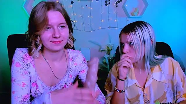 gloria bubble online show from November 14, 2025, 10:29 pm