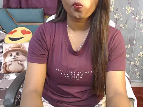 Snapshot of hot_riaa25 chatting on November 16, 2025, 5:51 pm hot riaa25 online show from November 16, 2025, 5:51 pm