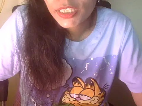 Neha Sharma1 online show from September 28, 2025, 11:04 am