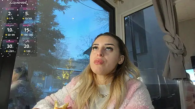 Ella Vee online show from January 9, 2026, 5:43 am