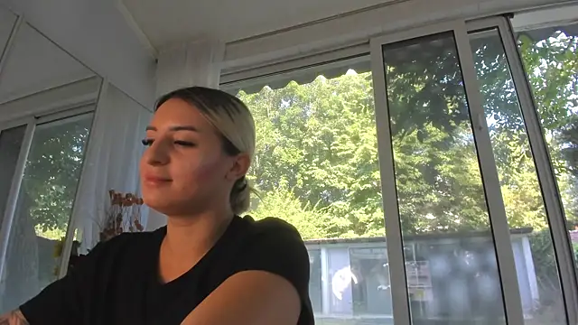 Ella Vee online show from July 17, 2026, 6:31 am