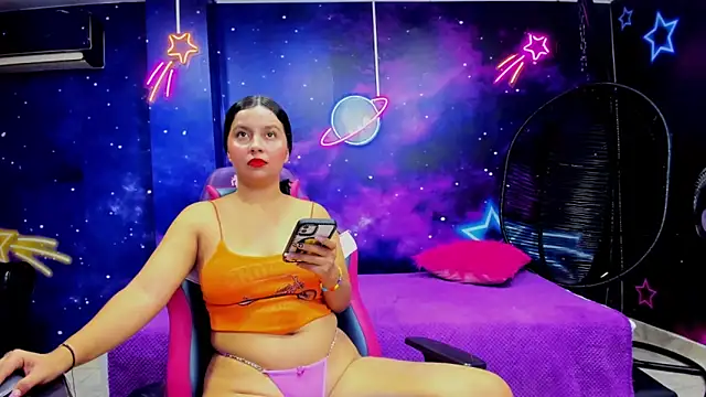 Thalia Cortea online show from November 12, 2025, 3:18 am