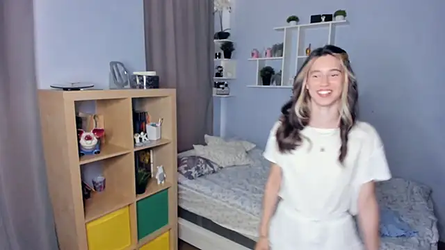 AntonettaTarring online show from September 9, 2025, 7:19 am