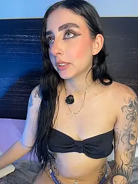 sharlot24 online show from May 26, 2026, 3:24 am
