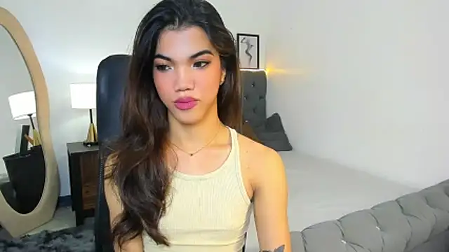 Snapshot of CassieSommereux chatting on October 16, 2025, 5:19 am CassieSommereux online show from October 16, 2025, 5:19 am