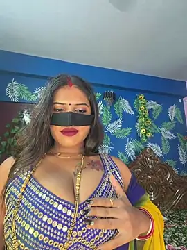 Snapshot of V-Hot-Sweti chatting on July 26, 2026, 7:37 am V-Hot-Sweti online show from July 26, 2026, 7:37 am