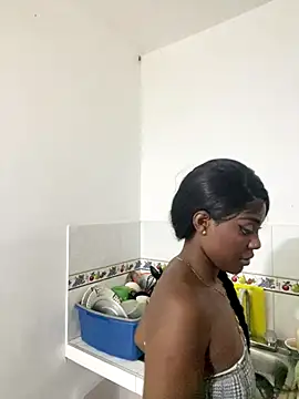 zaracollins01 online show from September 15, 2025, 10:54 pm