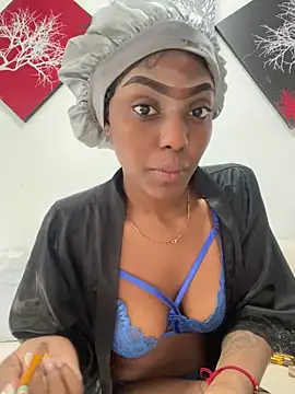 zaracollins01 online show from September 19, 2025, 1:45 pm