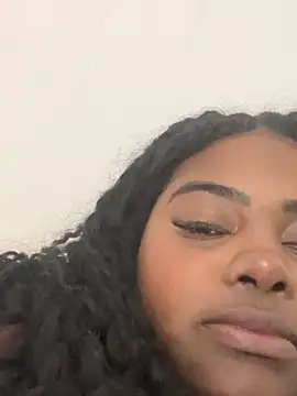 LunaSthena online show from November 15, 2025, 11:54 pm