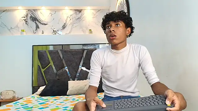 LONDON BOYS1 online show from October 12, 2025, 1:26 am