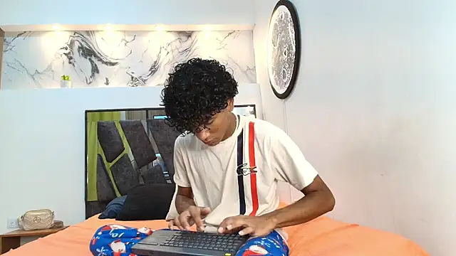 LONDON BOYS1 online show from October 14, 2025, 1:17 am