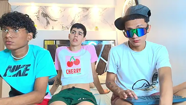 YOUNGS GUYS online show from September 19, 2025, 7:25 pm