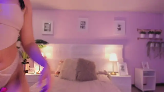 Ema wett online show from October 22, 2025, 8:08 pm