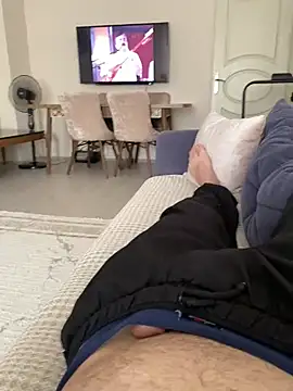 banuemre28 online show from June 20, 2026, 1:47 pm