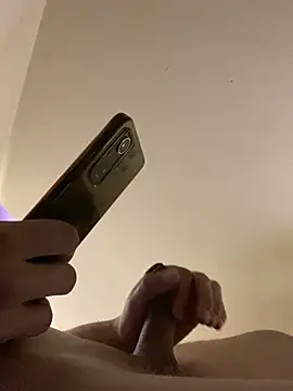 YHSexylove20 online show from November 5, 2025, 2:44 am