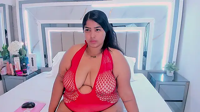 Snapshot of JuliethaVillalobos chatting on November 19, 2025, 12:43 am JuliethaVillalobos online show from November 19, 2025, 12:43 am