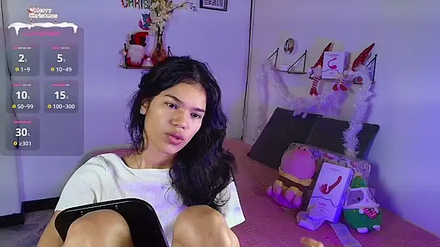 Snapshot of emycarver09 chatting on November 8, 2025, 11:43 am emycarver09 online show from November 8, 2025, 11:43 am