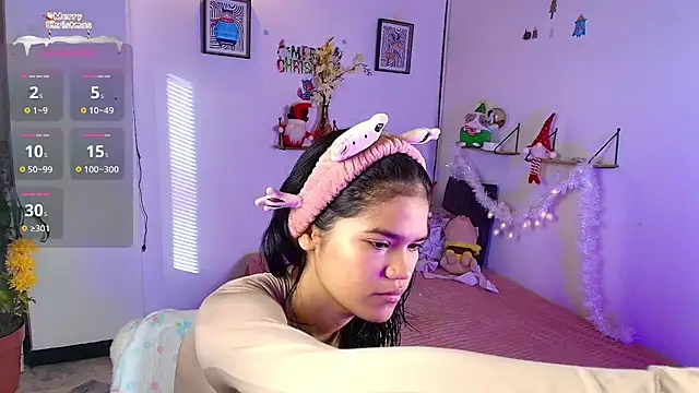 Snapshot of emycarver09 chatting on November 13, 2025, 11:42 am emycarver09 online show from November 13, 2025, 11:42 am