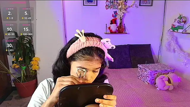 Snapshot of emycarver09 chatting on November 28, 2025, 11:46 am emycarver09 online show from November 28, 2025, 11:46 am