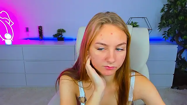 MilaAddams online show from October 13, 2025, 5:40 am