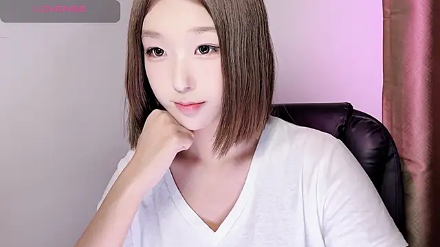 Snapshot of Winnie666- chatting on October 29, 2025, 11:56 am Winnie666- online show from October 29, 2025, 11:56 am